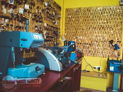 Dorabianie kluczy, awaryjne otwieranie -f.h.u. klucz-serwis